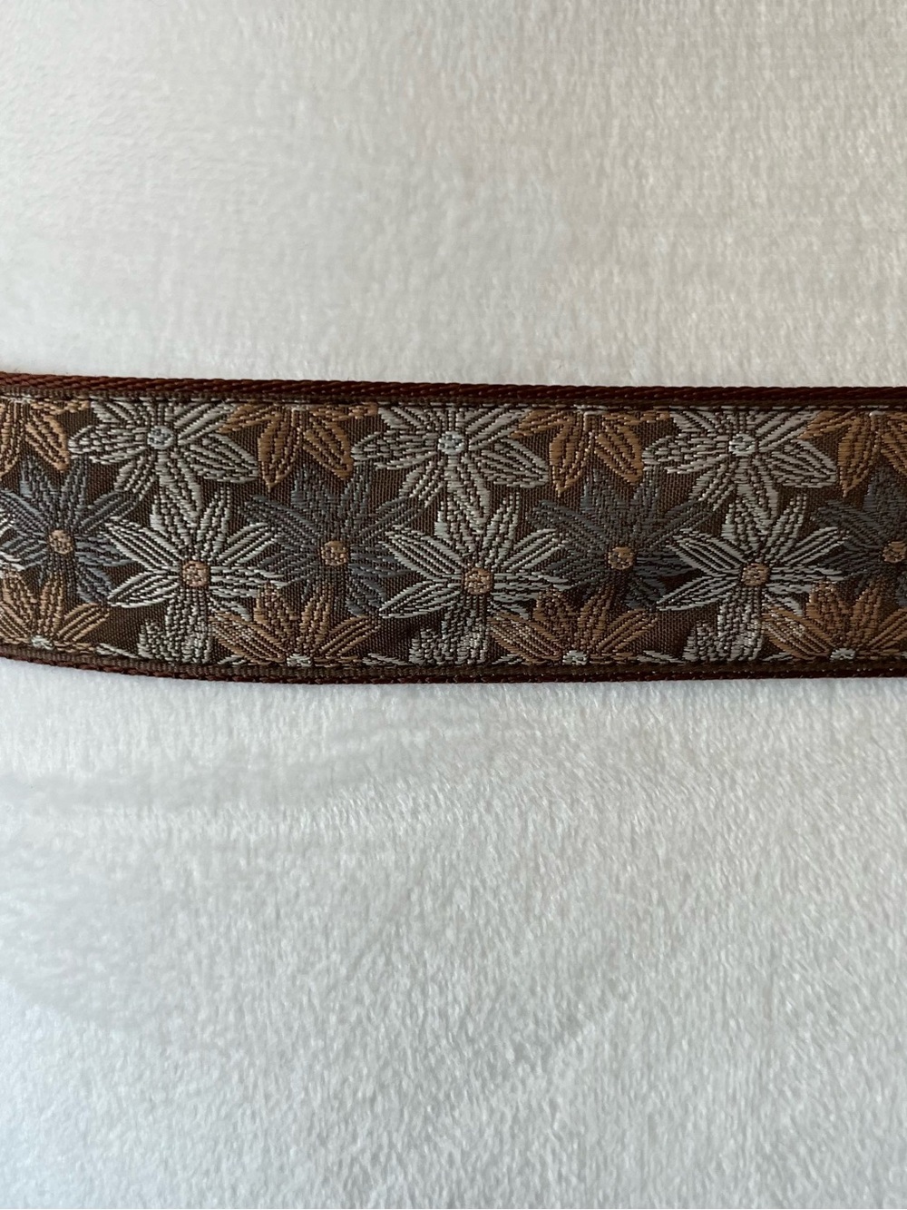 Brown floral belt with gold buckle - Picture 4 of 6